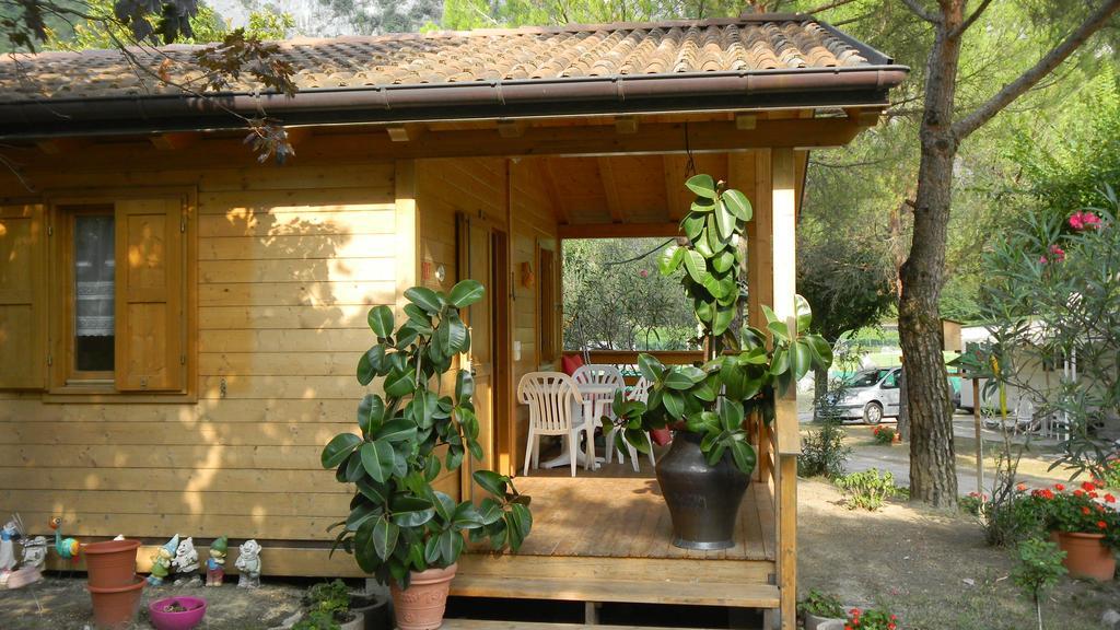 Hotel Camping Daino Pietramurata Exterior foto
